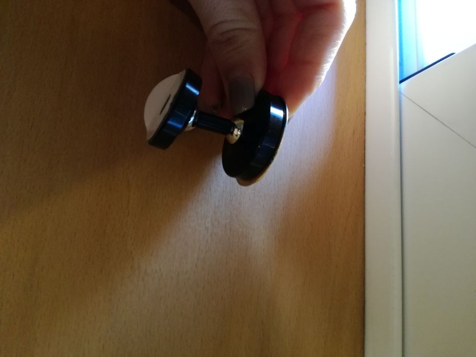 Suporte magnético para automóvel
