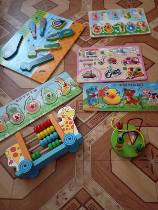 Продам набір дитячих розвиваючих ігор.