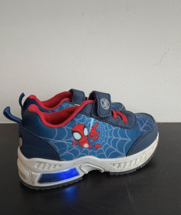 Buty spiderman sneakersy 23 z migającymi diodami CCC spiderman