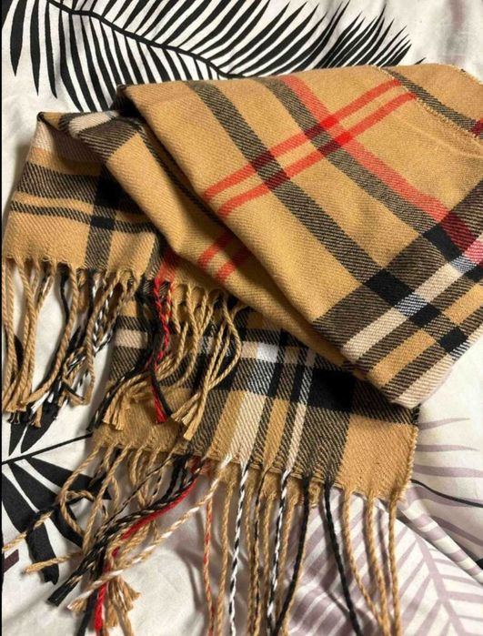 Szalik Burberry nowy