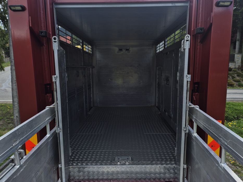 Mercedes Sprinter 519 do przewozu zwierzat