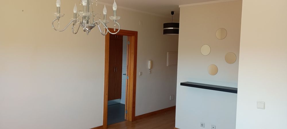 Aluga-se T2 - 900€  Campo-Valongo