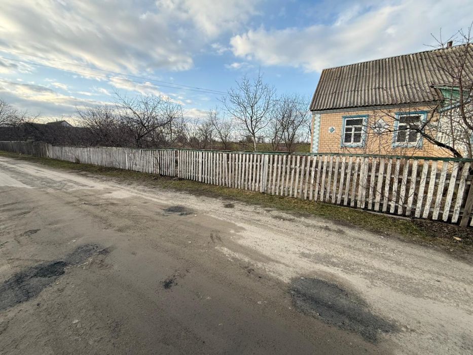 Продаж цегляного будинку в с. Старосільці