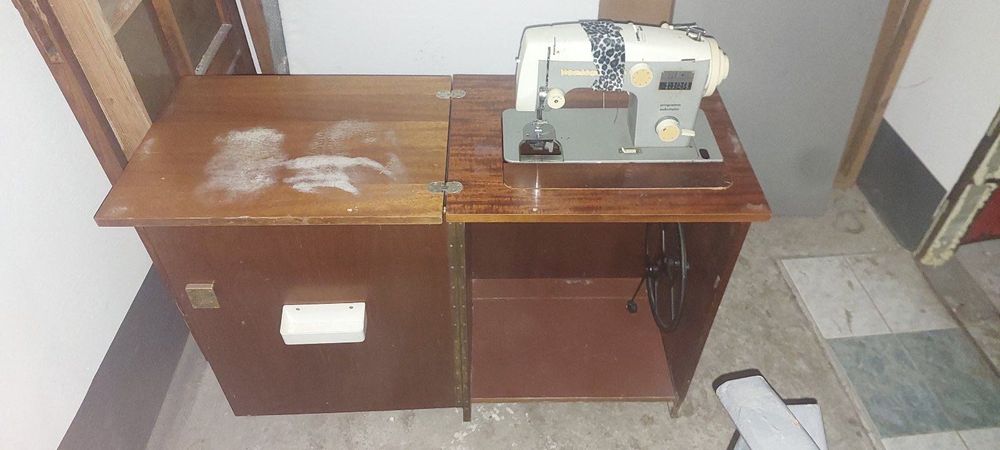 Швейна машина Veritas