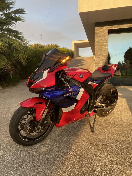 Honda CBR1000RR-R Fireblade + Extras