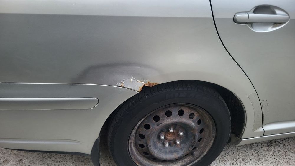 Продам тойота авенсіс