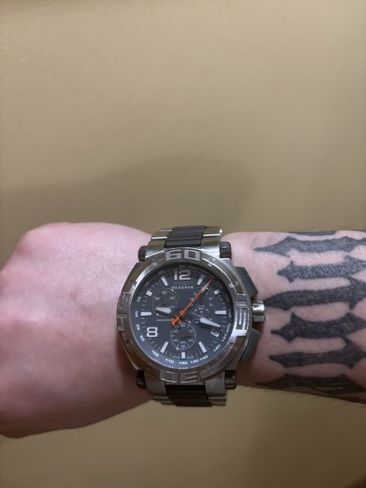 Часы Invicta Reserve