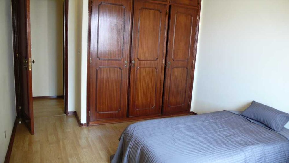 Alugo quarto em Alvalade
