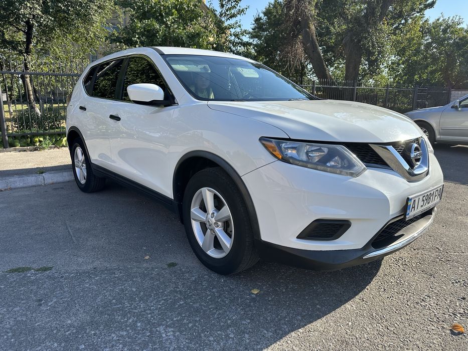 Nissan Rogue S 2015 — доглянутий сімейний автомобіль