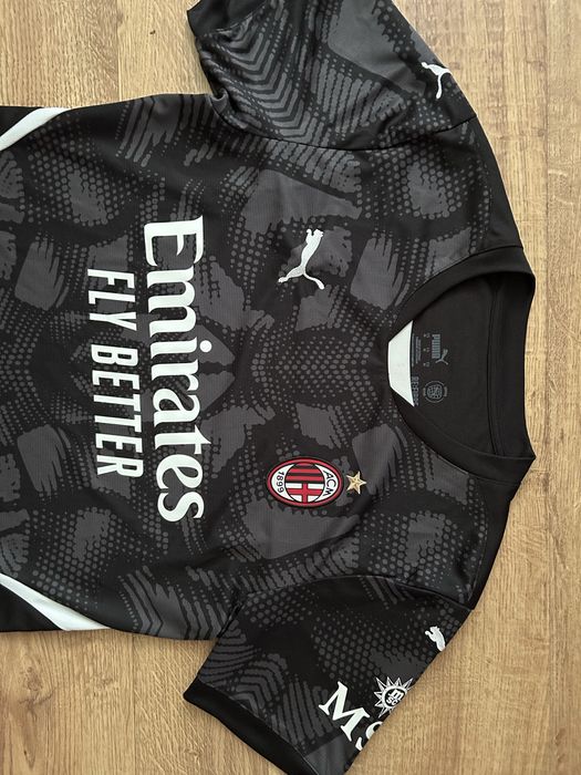 Ac Milan Puma koszulka piłkarska rozmiar M stan jak Nowa