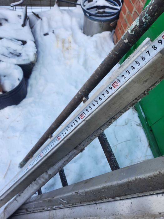 Алюмінієвий кутник