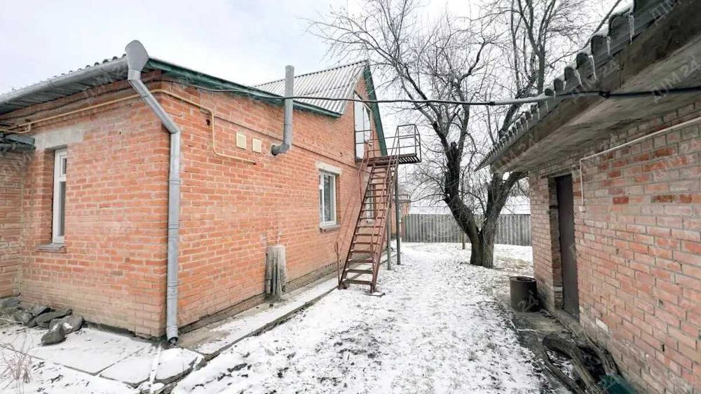 Два житлові будинки за 20 км від м. Полтава, Полтавський район