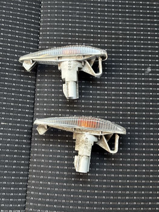 Kierunkowskazy Mitsubishi Lancer VIII