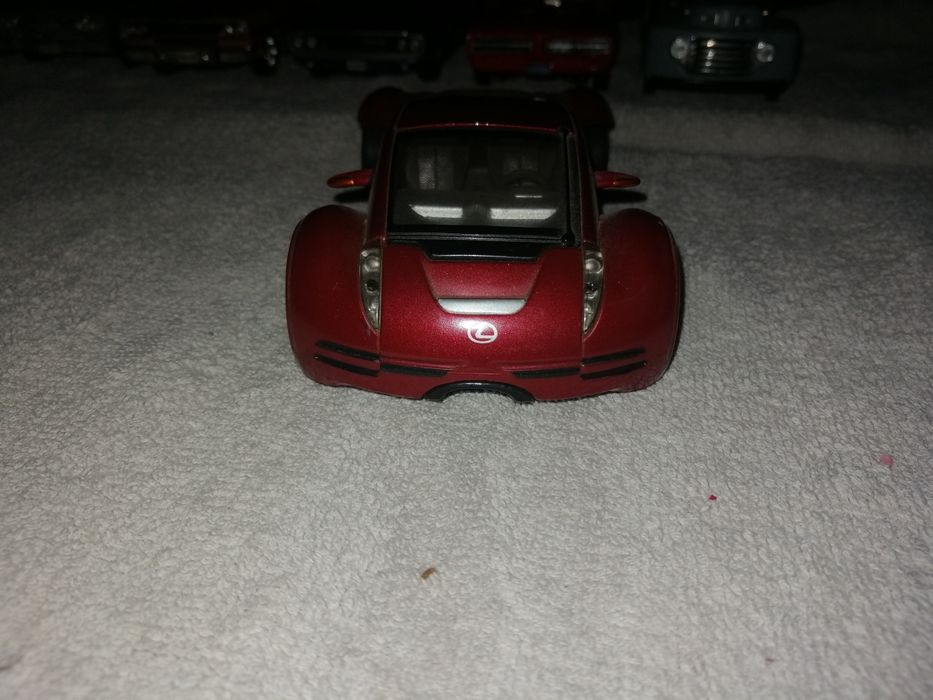 Sprzedam  model autka marki Lexus