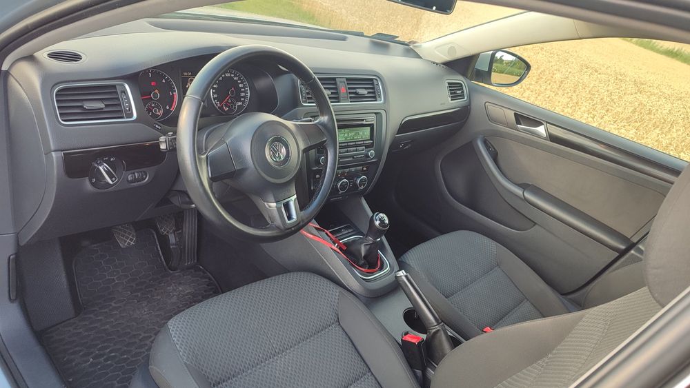 Piękna Srebrna VW Jetta 1.6 TDI 105KM 2013 rok 212tyś km ! ! !