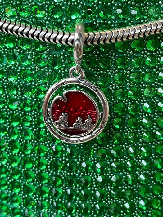 Charms zawieszka Stranger Things demogorgon