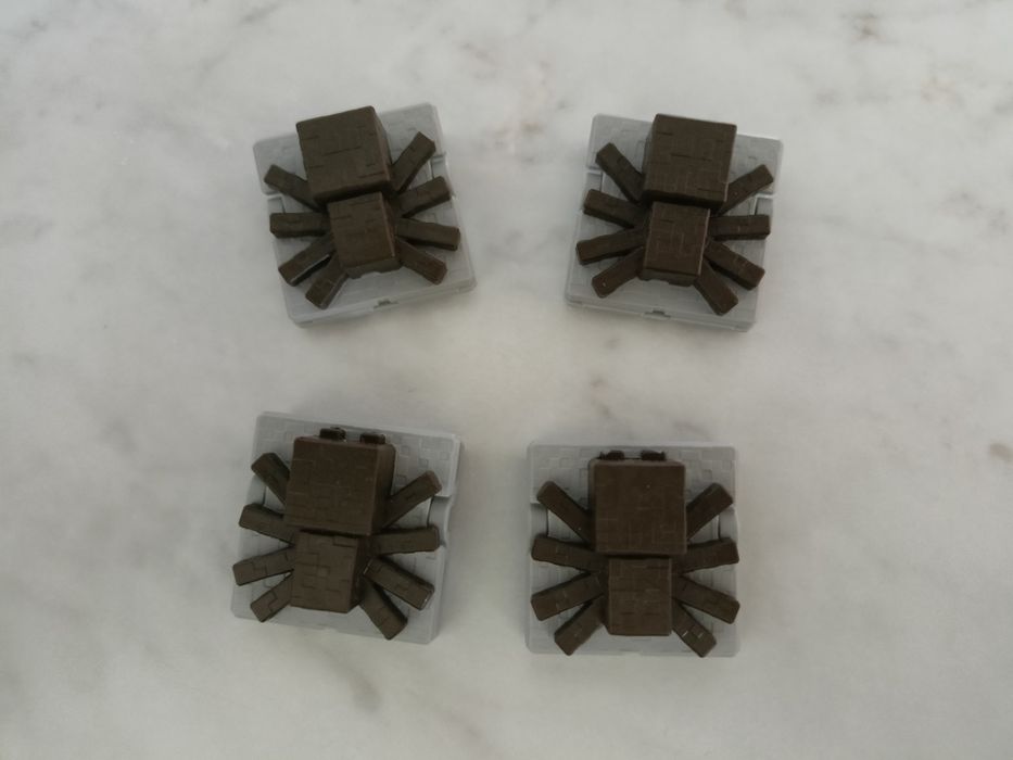Figurka Minecraft Kinder joy pająk