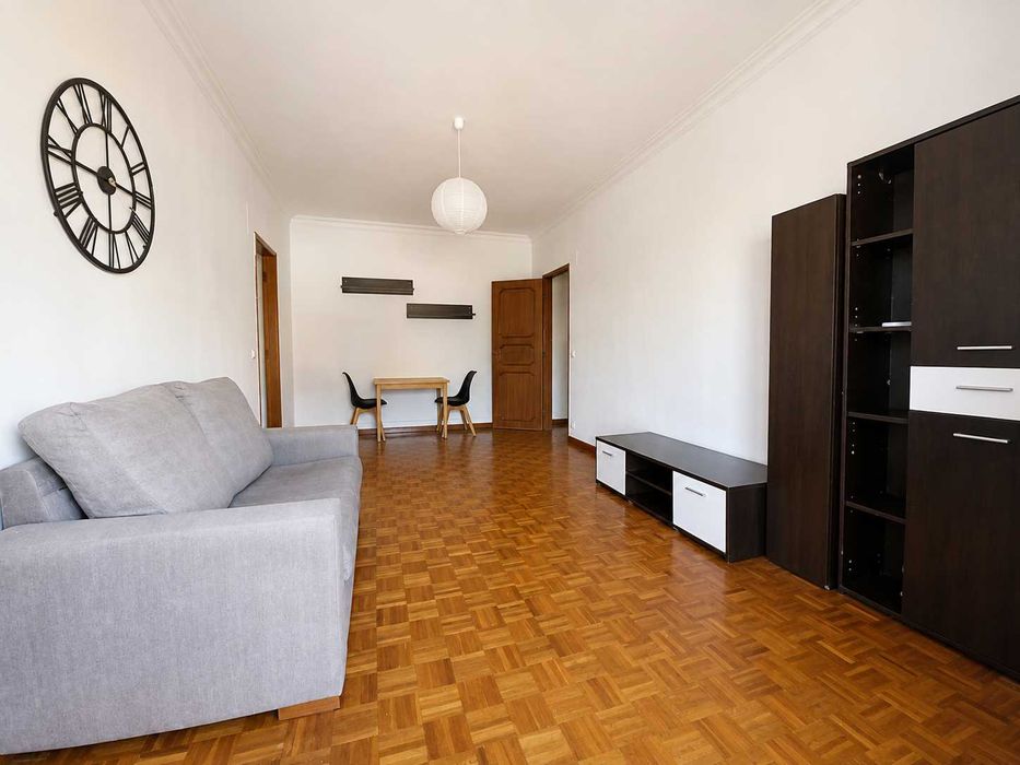 Apartamento T1 para arrendar localizado na Rua dos Combatentes da Grande Guerra, Coimbra,