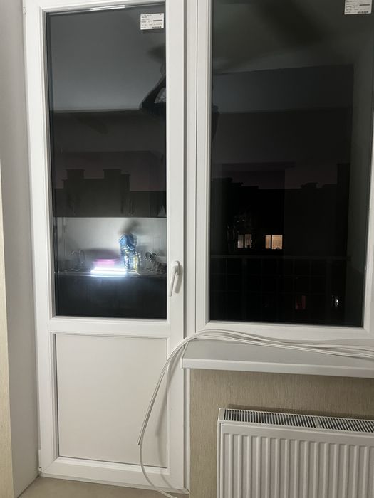 Металлопластиковая дверь с окном