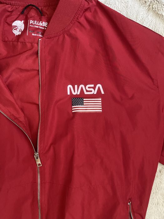Червоний бомбер Nasa від Pull&Bear