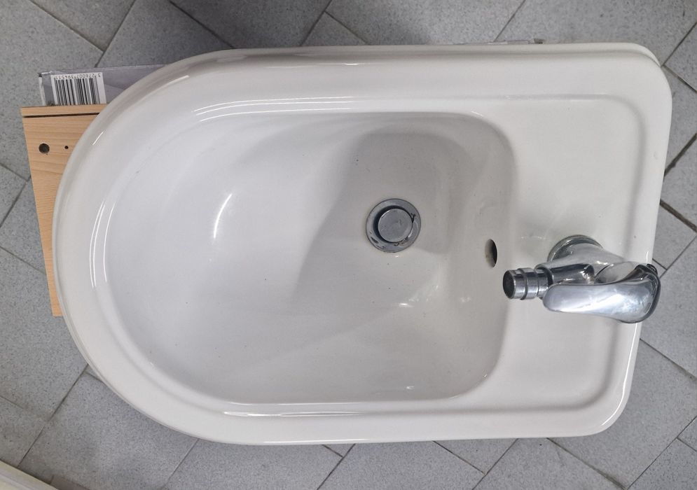 Bidé da marca Indusa