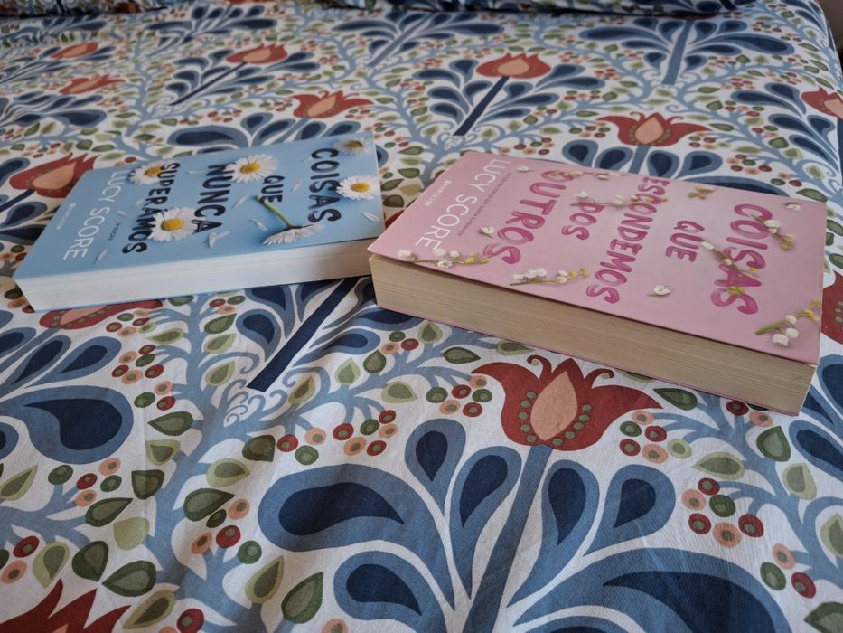 Livros "Coisas que nunca superámos" e " Coisas  que escondemos dos outros"