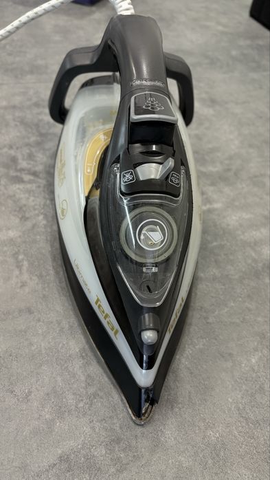 Праска Tefal. 600грн