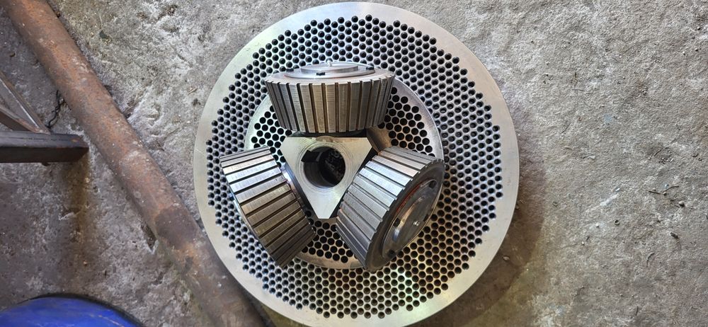 Матрица и ролики для гранулятора