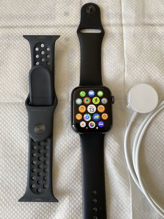 Apple Watch 6 Nike Edition de 44mm + 8 braceletes
