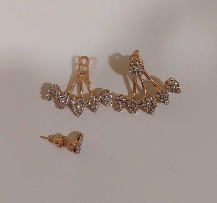 Conjunto de brincos dourados