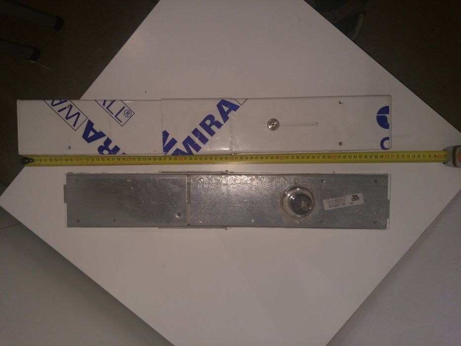 Zasuwa, zamek do drzwi/bram