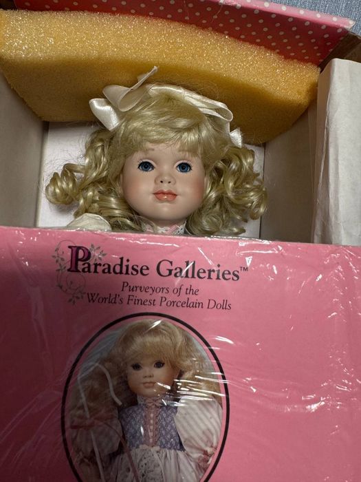 Порцелянова лялька колекційна