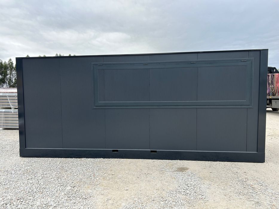 Contentor bar novo com WC pronto a transportar