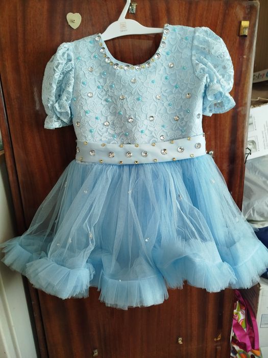 Детские платья  праздничные