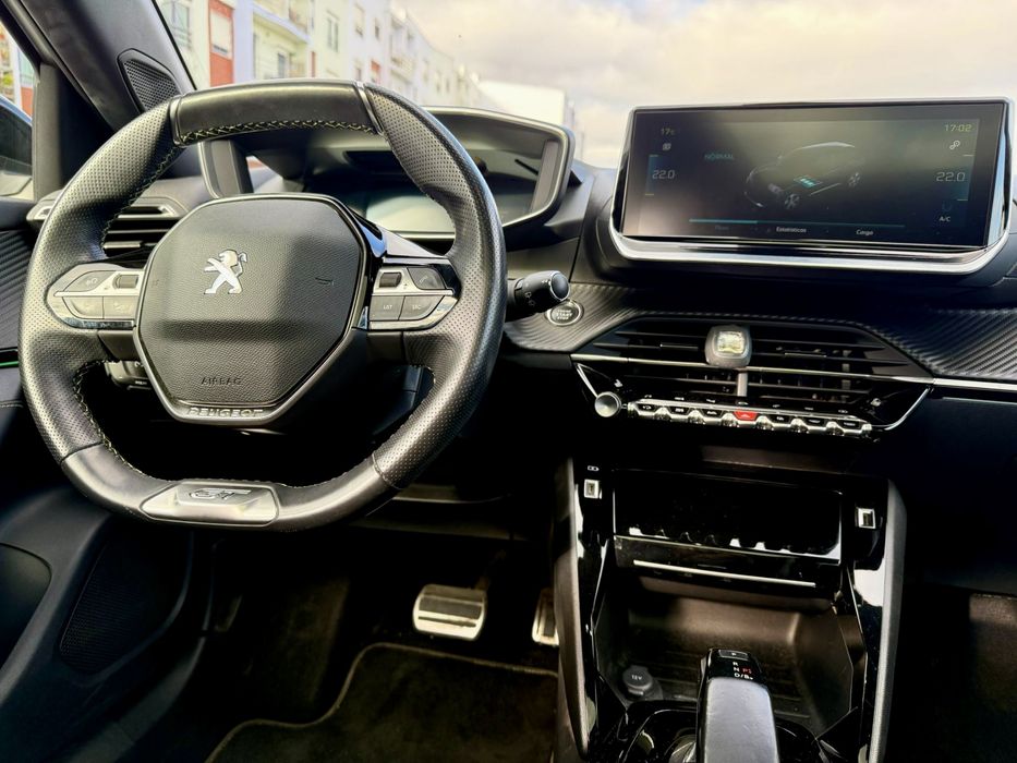 PEUGEOT e-2008 GT 50 kWh — 2021 | 70.000 km | IVA DEDUTÍVEL