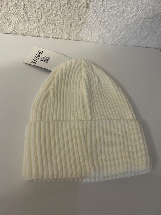 Kremowa czapka Gant unisex  rozmiar uniwersalny