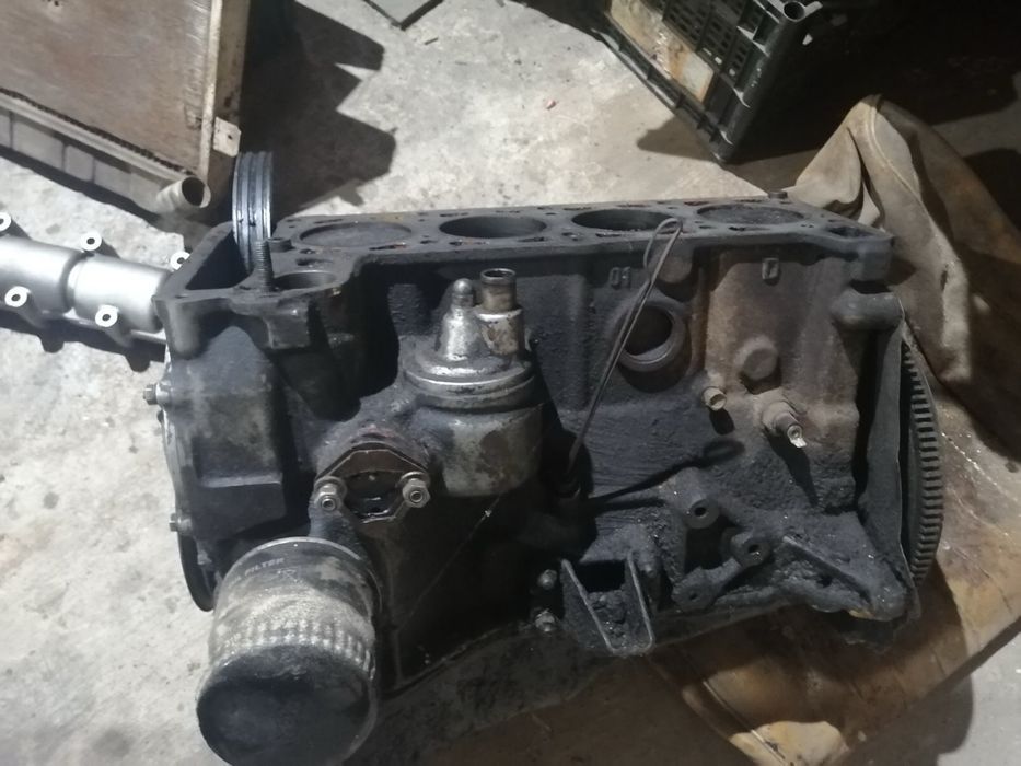 Продам блок двигателя и ГБЦ