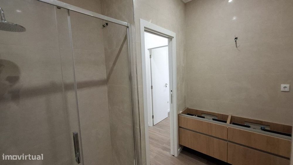 Elegante T1+1 a Estrear em Fitares com Acabamentos Premium
