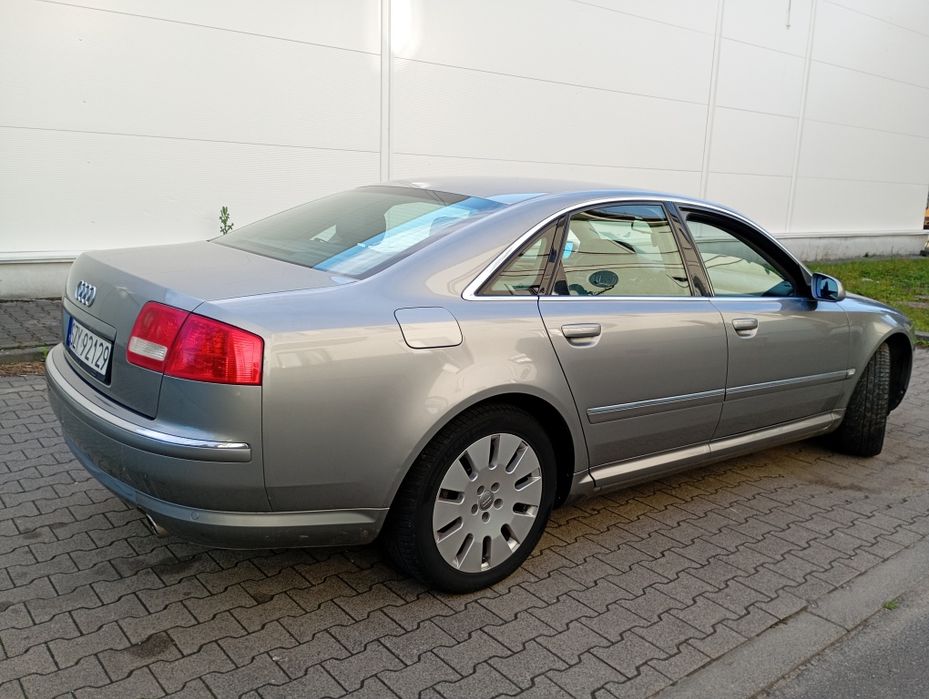 Audi A8 D3 Quatro V8