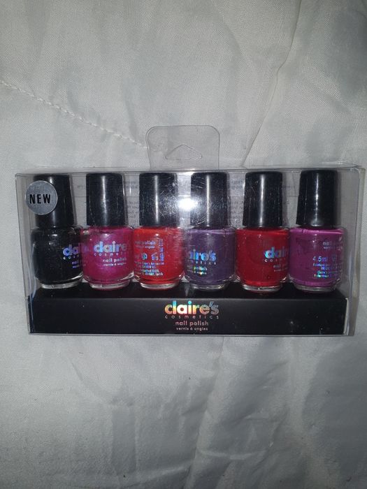 Vernizes novos, Claire's