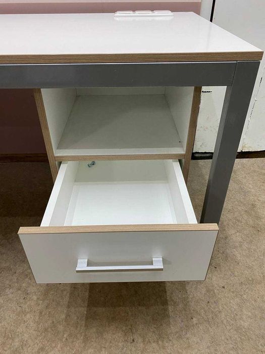 Письмовий стіл Джет-O 29 прямий з тумбою 1300х700х750мм м. Шулявська