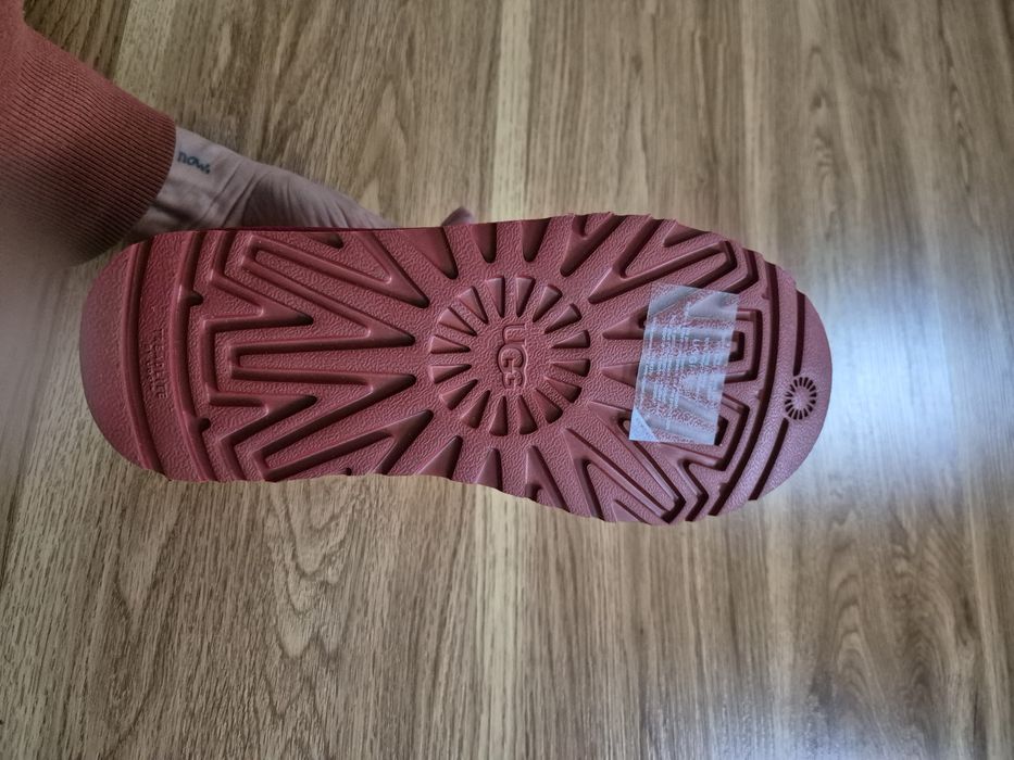 Чобітки уггі унісекс UGG Neumel Red 37р