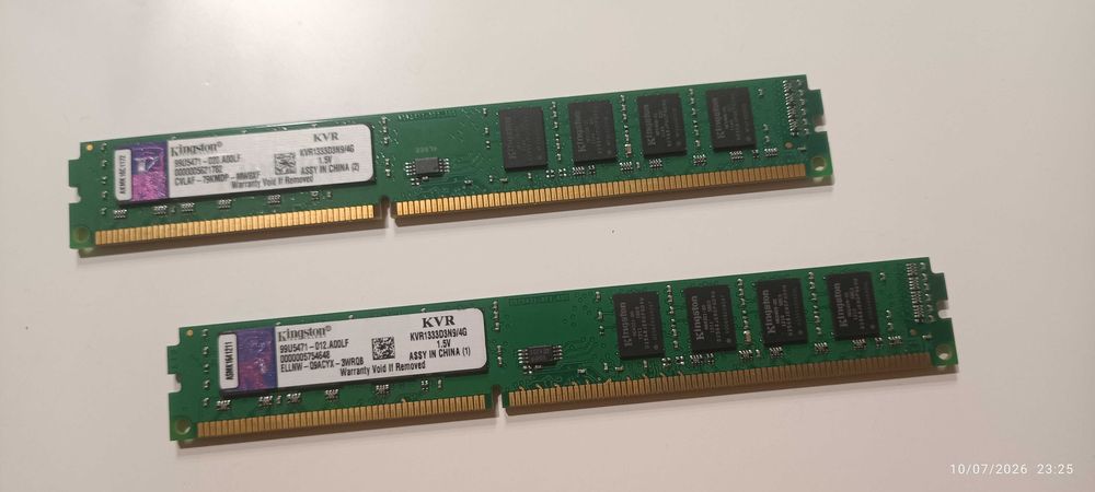 2x RAM DDR3 Kingston KVR1333D3N9/4G DIMM (preço do PAR)