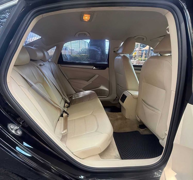 Volkswagen Passat SE      2014
