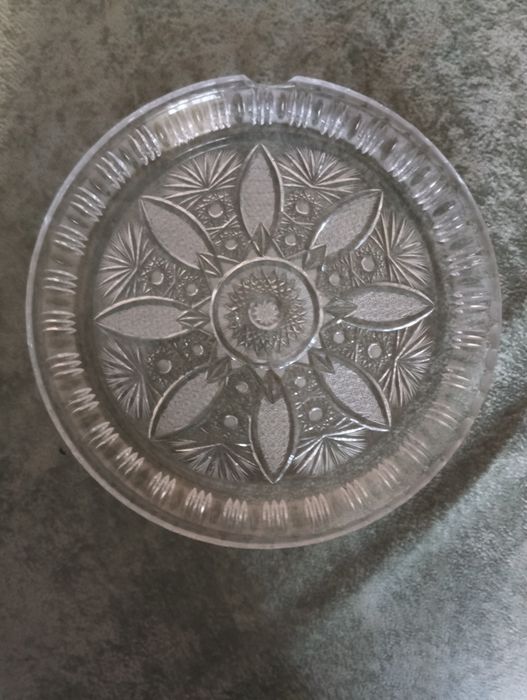 Большое хрустальное блюдо