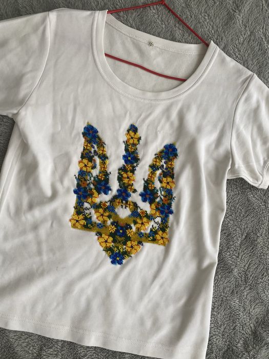 Футболка вишиванка бісером