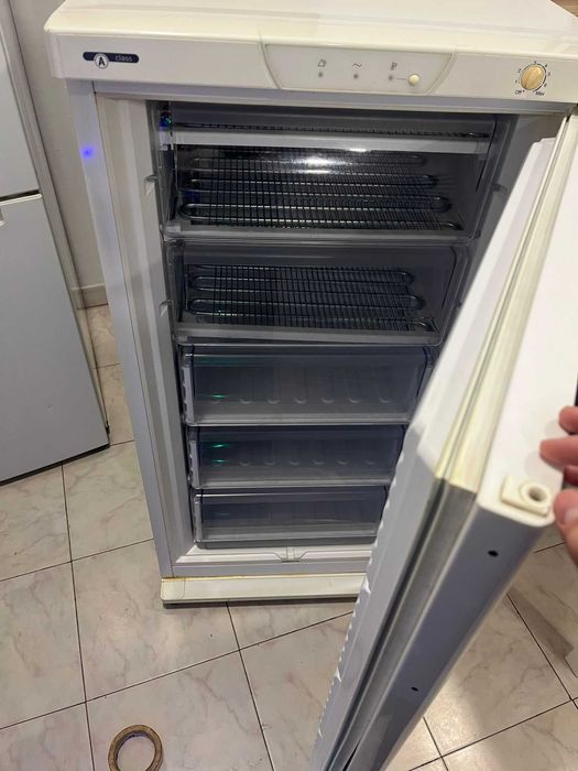 Arca vertical Whirlpool