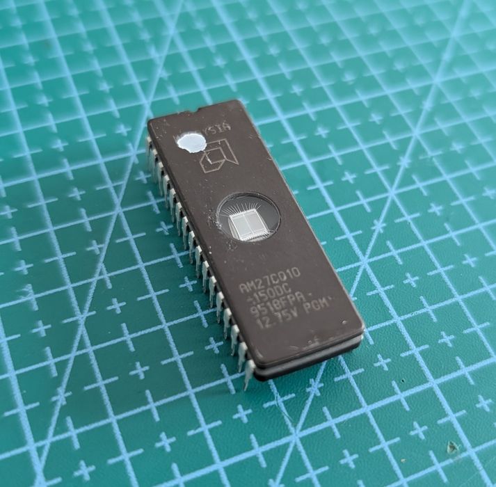 Pamięć Eeprom UV, ST M27C010, obudowa DIP 32