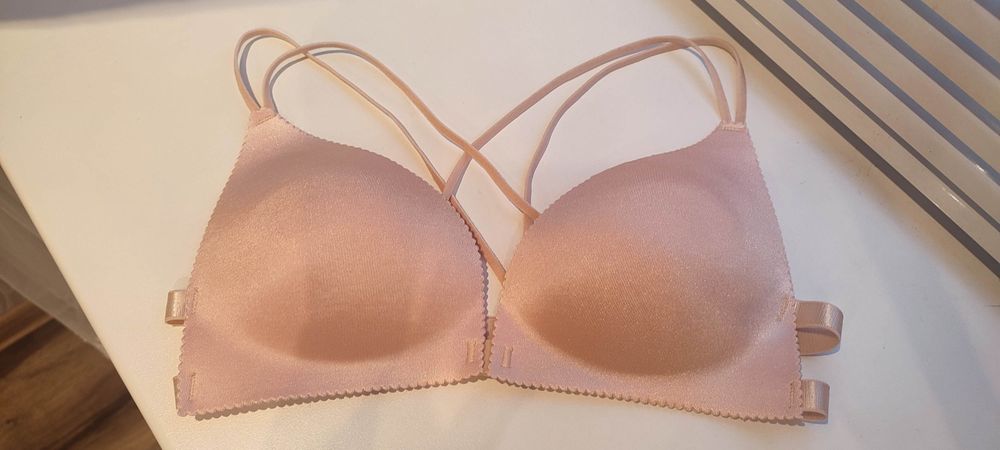 Новий бюстгальтер на невеличкі груди (скоріш для підлітка)