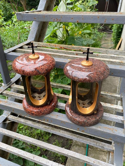 Znicze , Lampiony granitowe